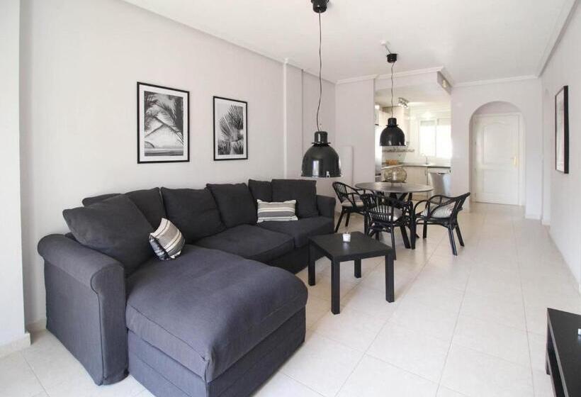 Fresh Apartment, 2 Bedroom, 2 Bathroom, 2 Lovely Poolareas