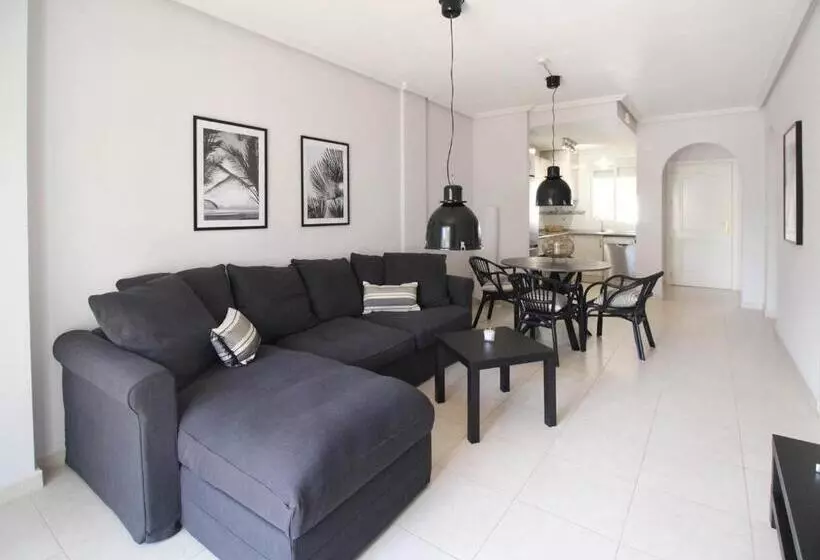 Fresh Apartment, 2 Bedroom, 2 Bathroom, 2 Lovely Poolareas