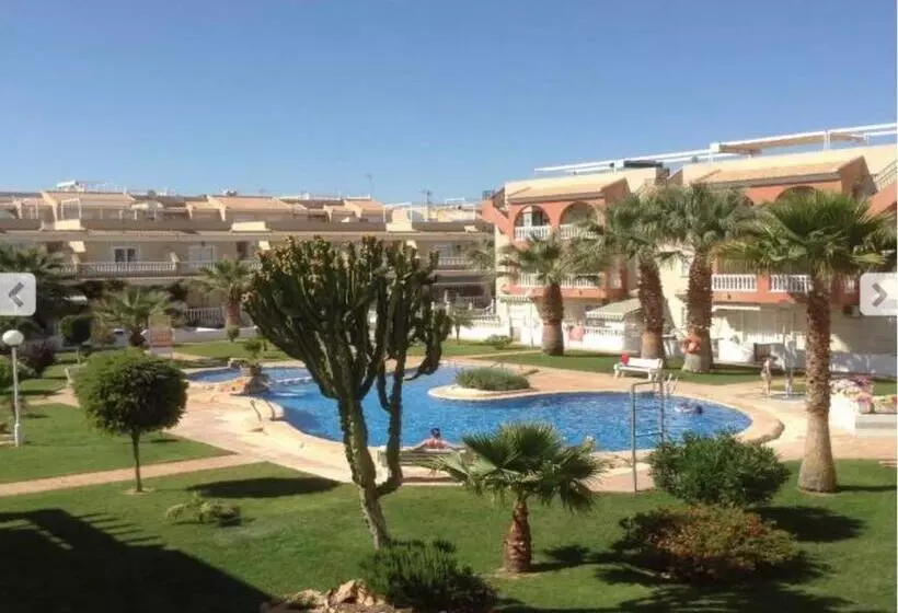 Fresh Apartment, 2 Bedroom, 2 Bathroom, 2 Lovely Poolareas
