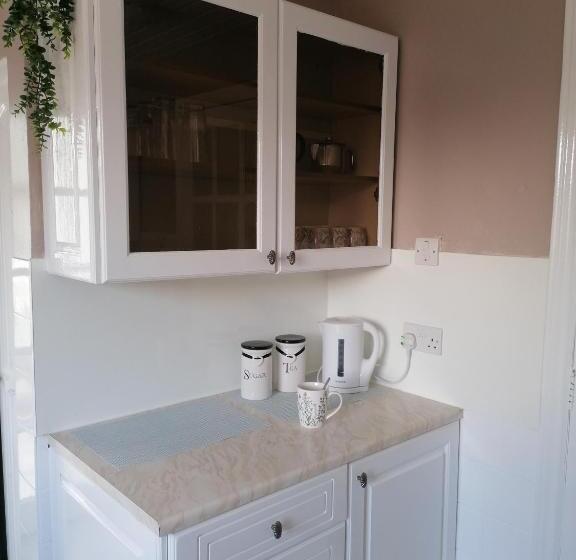 Beautiful Three Bedroom Seaside Retreat