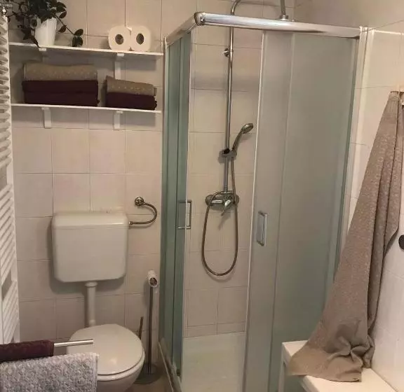 Koradinovi   Pod Vrtom