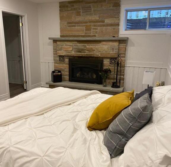 Luxurious And Spacious Apartment With 2 Bedrooms And 2 Baths