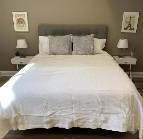Luxurious And Spacious Apartment With 2 Bedrooms And 2 Baths