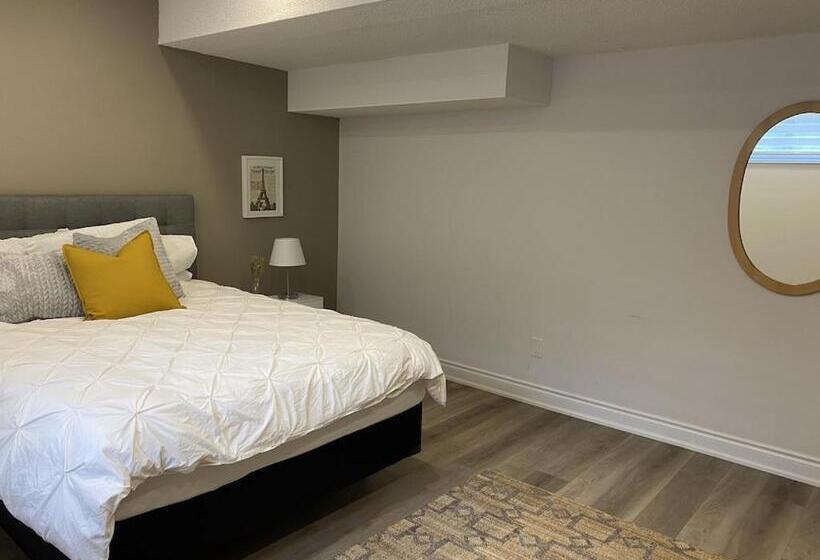 Luxurious And Spacious Apartment With 2 Bedrooms And 2 Baths