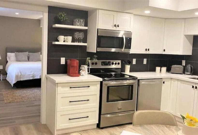 Luxurious And Spacious Apartment With 2 Bedrooms And 2 Baths