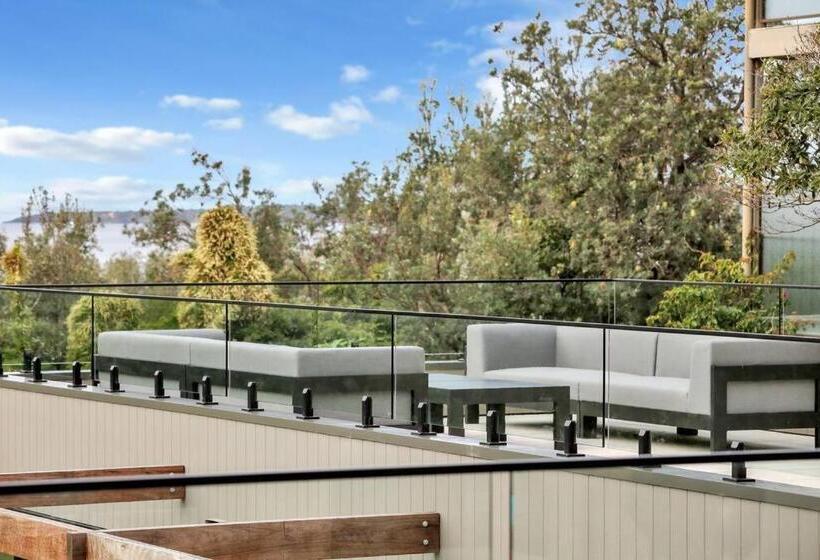 Beachfront Escape   6 Bedroom, Pool & Beach Access