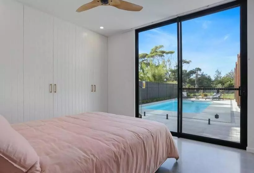 Beachfront Escape   6 Bedroom, Pool & Beach Access