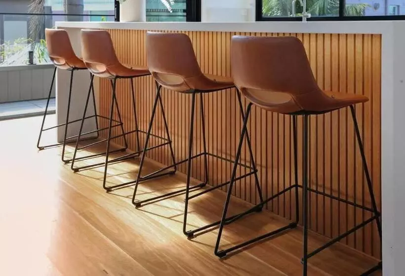 Beachfront Escape   6 Bedroom, Pool & Beach Access