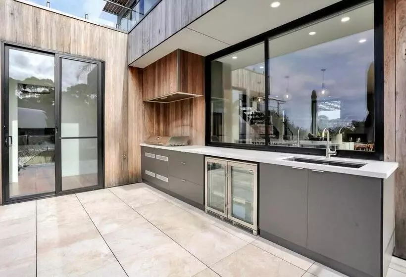 Beachfront Escape   6 Bedroom, Pool & Beach Access