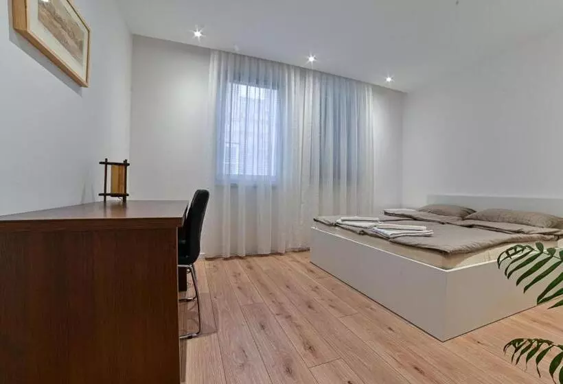 Beautiful Modern Apartment With Large Livingroom
