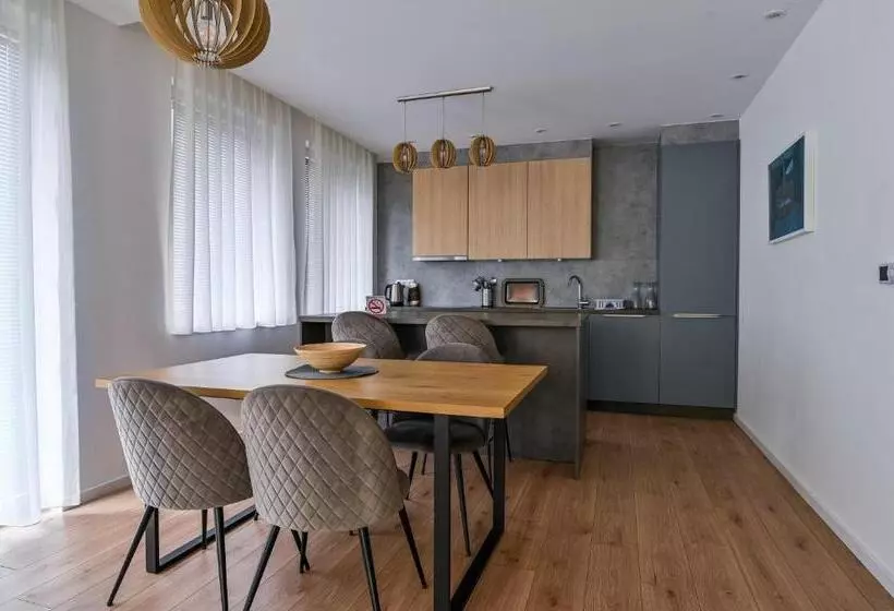 Beautiful Modern Apartment With Large Livingroom
