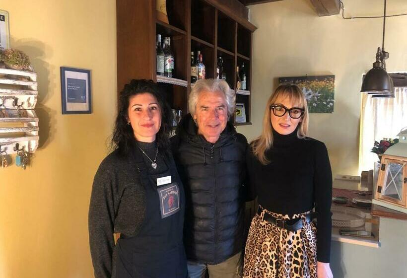 Отель Albergo La Loggia Di San Martino