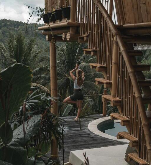 Kalma Bamboo Eco Lodge