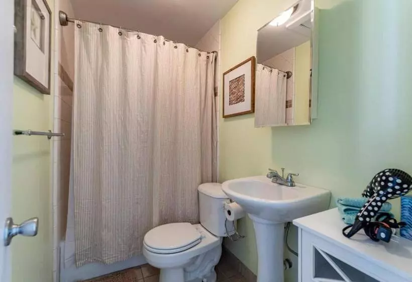 Persimmon Cottage