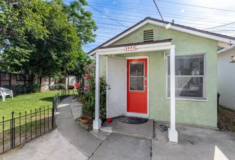 Persimmon Cottage