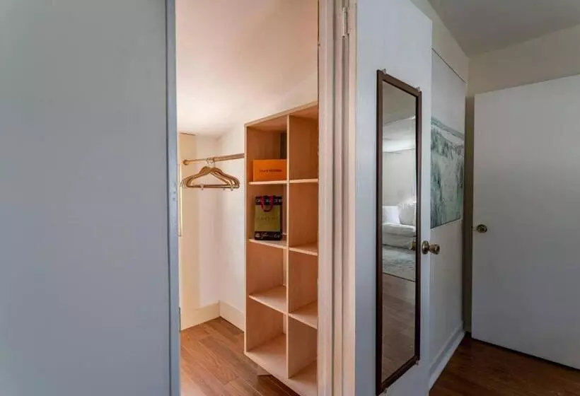 Persimmon Cottage