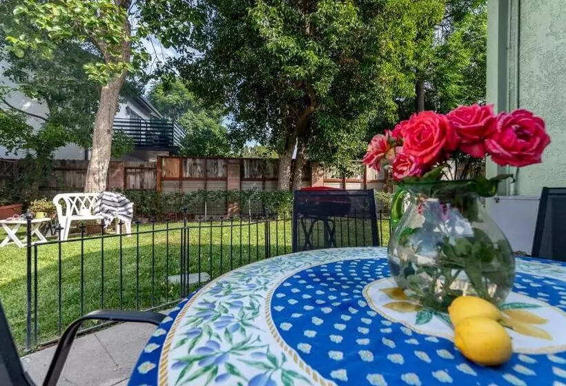 Persimmon Cottage