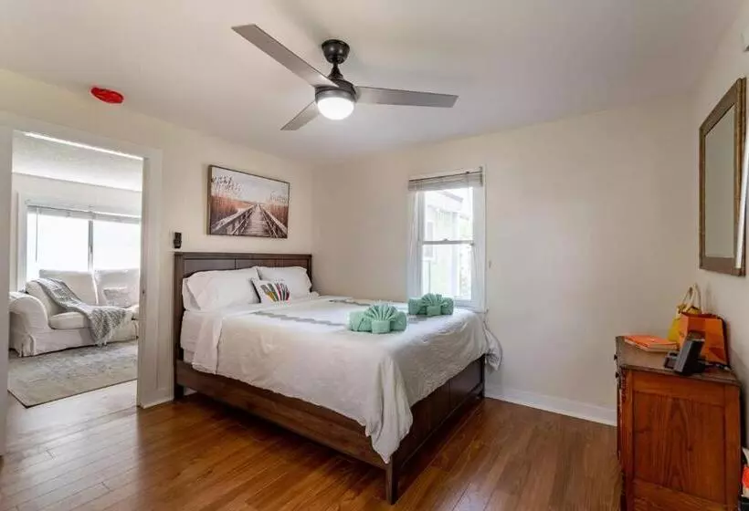 Persimmon Cottage