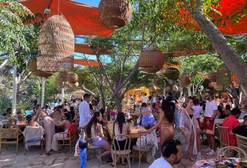 Villa Serena Springs By Ezoria Villas