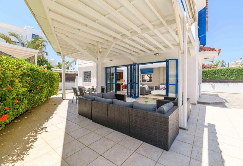 Villa Serena Springs By Ezoria Villas