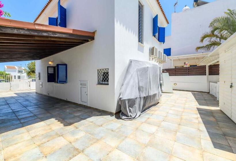 Villa Serena Springs By Ezoria Villas