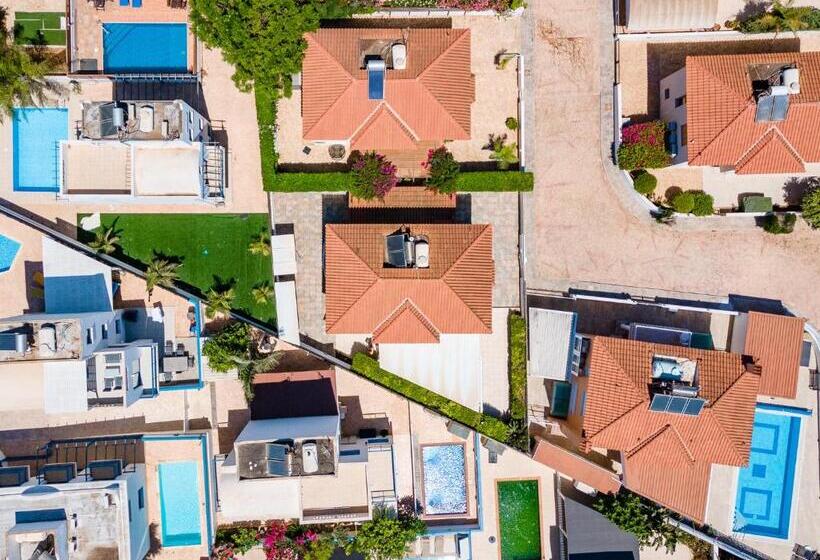 Villa Serena Springs By Ezoria Villas