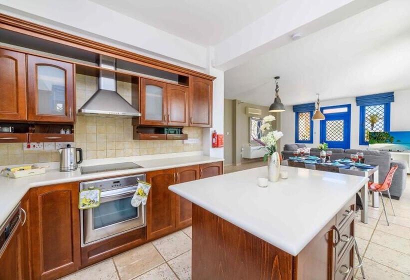 Villa Serena Springs By Ezoria Villas