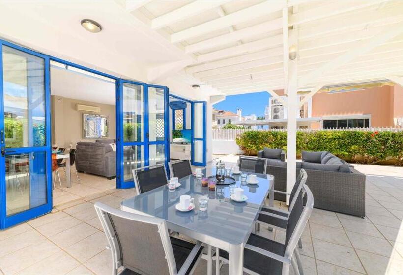 Villa Serena Springs By Ezoria Villas