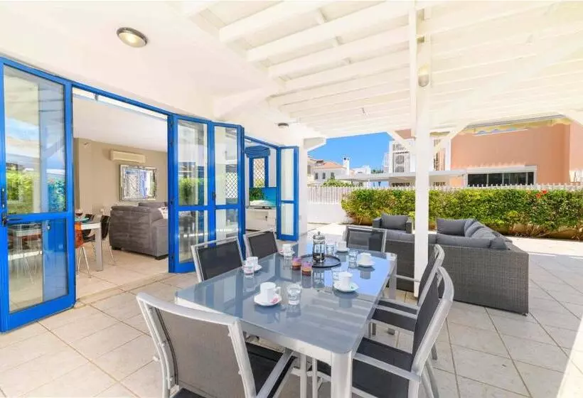 Villa Serena Springs By Ezoria Villas