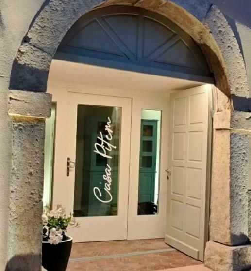 تختخواب و صبحانه Casa Pitem