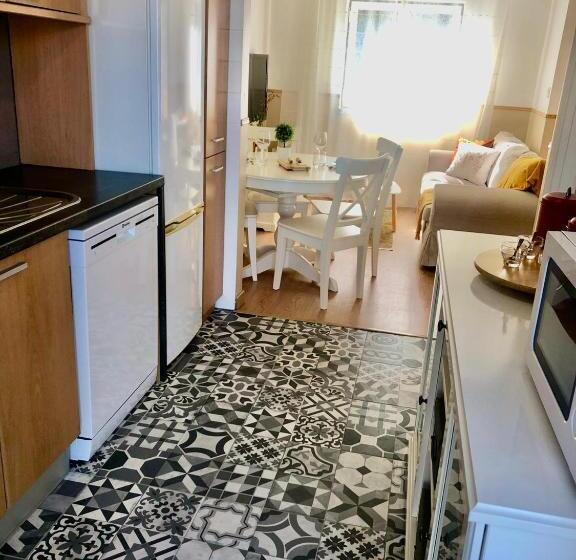 City Break By Staysalmar