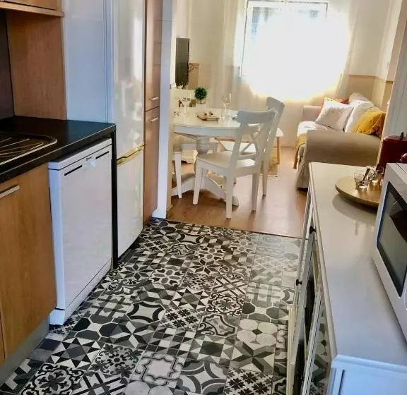 City Break By Staysalmar