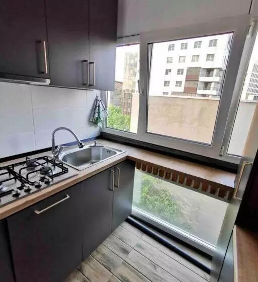 Lovely 3 Bedroom Apartment In The City Center