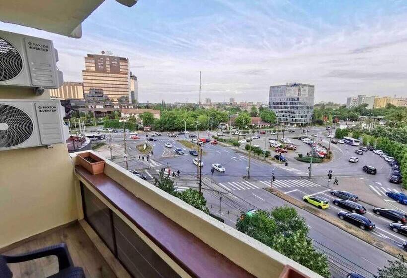 Lovely 3 Bedroom Apartment In The City Center