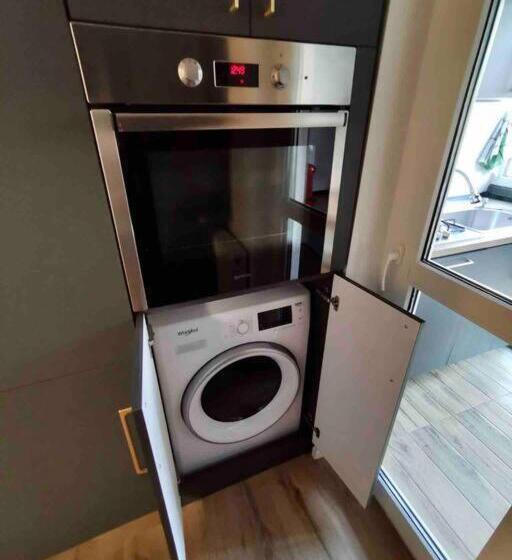 Lovely 3 Bedroom Apartment In The City Center