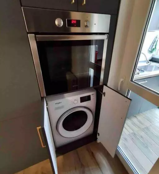 Lovely 3 Bedroom Apartment In The City Center