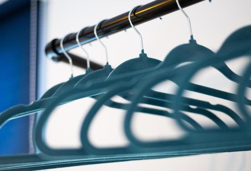 The Woodfield   Stunning Modern 2 Bed Apartment   Tv In Every Bedroom!