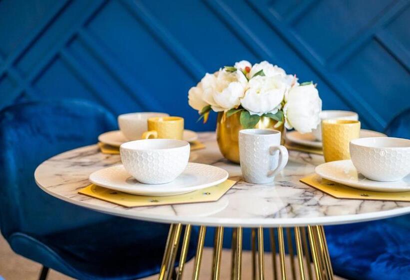 The Woodfield   Stunning Modern 2 Bed Apartment   Tv In Every Bedroom!