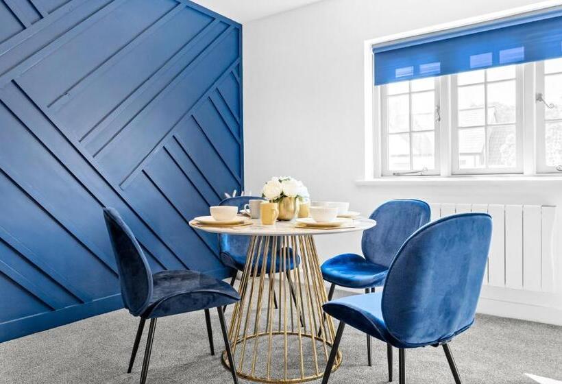 The Woodfield   Stunning Modern 2 Bed Apartment   Tv In Every Bedroom!