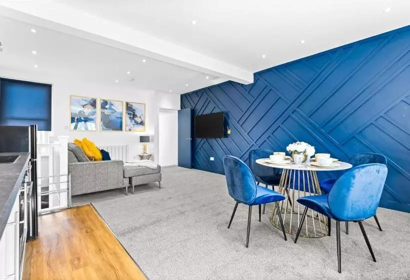 The Woodfield   Stunning Modern 2 Bed Apartment   Tv In Every Bedroom!