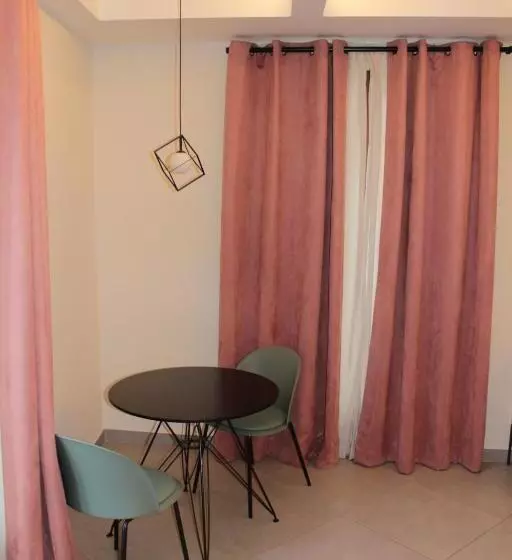 تختخواب و صبحانه Margiò House