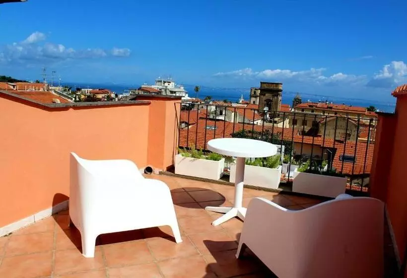 تختخواب و صبحانه Margiò House
