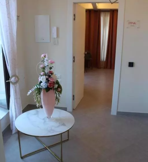 تختخواب و صبحانه Margiò House