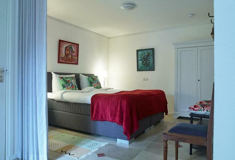 تختخواب و صبحانه Studio # Het Pauwennest