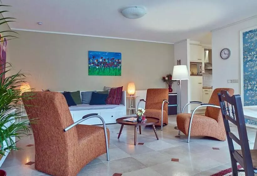 تختخواب و صبحانه Studio # Het Pauwennest