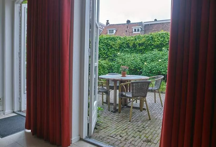 تختخواب و صبحانه Studio # Het Pauwennest