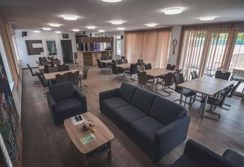 ベッドアンドブレックファースト Tenisz Panzió   Baja