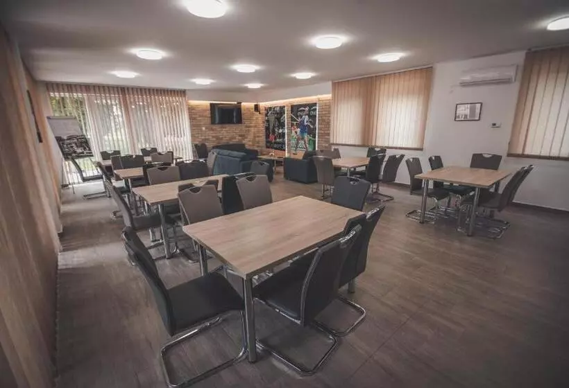 ベッドアンドブレックファースト Tenisz Panzió   Baja