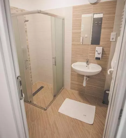 ベッドアンドブレックファースト Tenisz Panzió   Baja