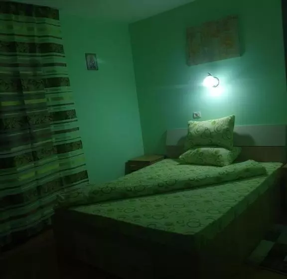 پانسیون Casa Dina